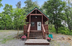 873 BLUFFS RIDGE, SPRINGFIELD, WV 26763