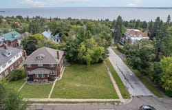 200X E 3rd St, Duluth, MN 55805