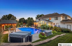 10222 Edna Avenue, La Vista, NE 68128