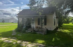 107 S Farmer St, IA 52540