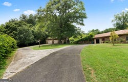 1809 Mcdaniel Station, Calhoun, GA 30701