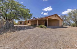 280 W Oak Hills Drive, Oracle, AZ 85623