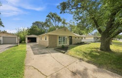 422 Suwanee Street, Park Forest, IL 60466