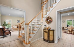 10 Berkshire Way, Holland Twp., NJ 08848-1785