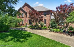 401 Old Stone Dr, Simpsonville, KY 40067