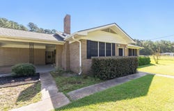 896 River Rd., Hattiesburg, MS 39401