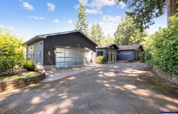 36824 Edgemont Dr, Lebanon, OR 97355