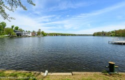 240 Sunset Avenue, Greenfield Twp, PA 18407