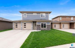 647 Ross St, Harrisburg, SD 57032