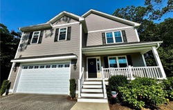 37 Iroquois Road, Cumberland, RI 02864