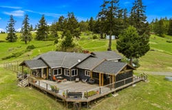 549 Brown Rd, Myers Flat, CA 95554