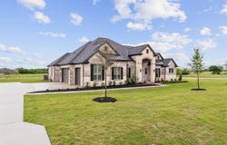 120 S Swan Lake Drive, Waxahachie, TX 75165