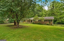450 S Susan Creek, Stone Mountain, GA 30083