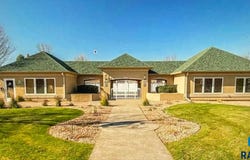 5616 S Shadow Wood Pl, Sioux Falls, SD 57108