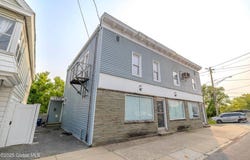 1374 10th Avenue, Schenectady, NY 12303