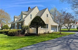 200 E Washington Blvd, Grove City Boro, PA 16127