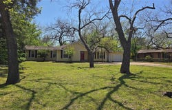 1312 W Park Row Drive, Arlington, TX 76013
