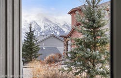 1 EAGLE CLAW Circle, Glenwood Springs, CO 81601