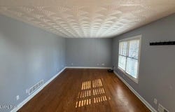 111 N Salem Dr, Bardstown, KY 40004