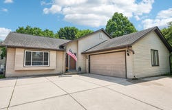 434 Glen View Ct, Slinger, WI 53086