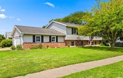 1910 CENTURY Drive, Eureka, IL 61530