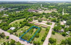 821 Blanco, Lockhart, TX 78644