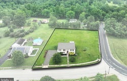 5 STAHLE LANE, DOVER, PA 17315