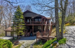 623 Buggy Barn Rd, Cullowhee, NC 28723