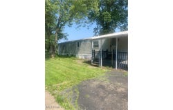 Kings Drive, Warren, OH 44481