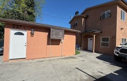 227 E 84th 1/2, Los Angeles, CA 90003