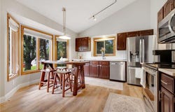 4555 Oak Chase Way, Eagan, MN 55123