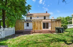 11 KIRCHE STREET, LOVETTSVILLE, VA 20180