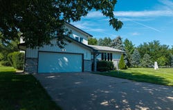 4320 Stoneridge Path, Grand Island, NE 68801