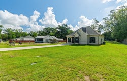 207 S Jackson Ave, Picayune, MS 39466