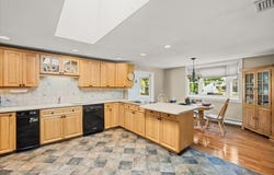 11 Hingston Circle, Braintree, MA 02184