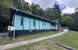 461 Round Ridge Road, Pineville, KY 40977