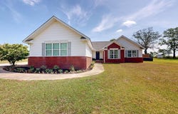 119 Willow Oaks Drive, Headland, AL 36345