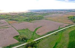 01 Vine Avenue, Ainsworth, IA 52201
