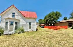 203 N 3rd St, Lincoln, KS 67455