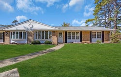23d Gramercy Lane, Manchester, NJ 08759