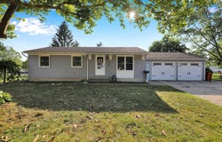 5105 Wallingford Drive NW, Comstock Park, MI 49321