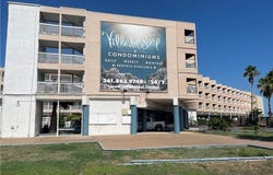 3938 Surfside Boulevard, Corpus Christi, TX 78402