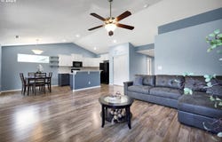 87857 8TH ST, Veneta, OR 97487