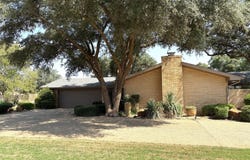 1701 E Carter Drive, Brownfield, TX 79316