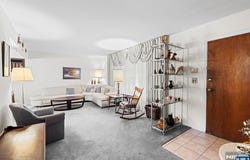 11 Mapleleaf Drive, Park Ridge, NJ 07656