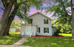 1006 Madison Street, Three Rivers, MI 49093