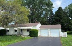 298 N Vernon Avenue, Newark, OH 43055