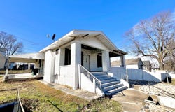 212 N Central Avenue, Monett, MO 65708