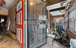 15 Taylor St, Newark City, NJ 07104-2617