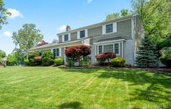 4 Mayfair Court, East Brunswick, NJ 08816